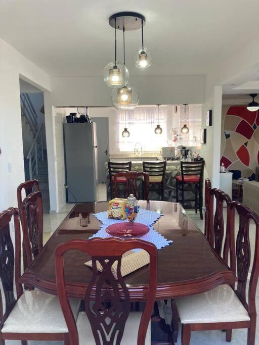 Casa Com Piscina, Grande E Espacosa No Condominio Dos Passaros Cabo Frio Esterno foto